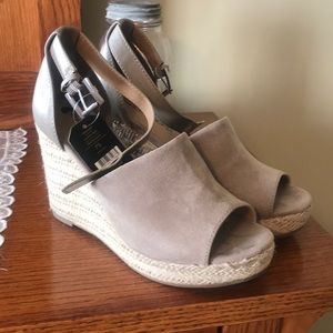 Big Buddha taupe wedge